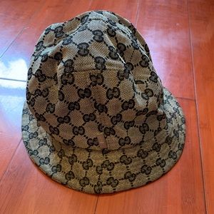 Real Gucci Bucket Hat!!
